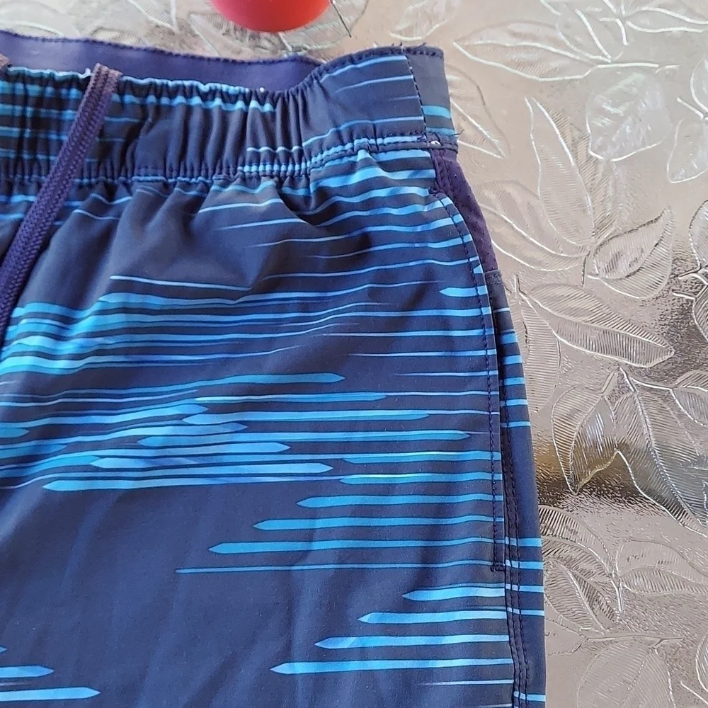 Speedo shots Size S